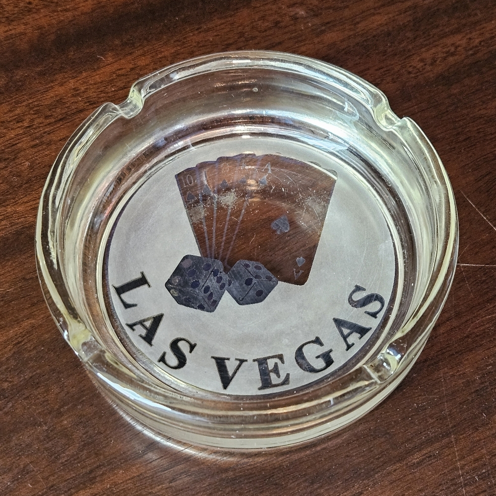 ⚠️Free Bundle Item- Las Vegas Frosted Glass Ashtray with Playing Cards and Dice